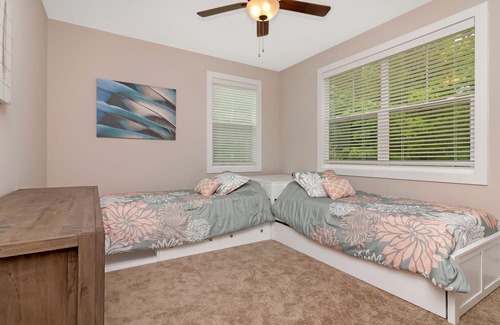 Bear Lake Reserve Resort | Experience Sparkleview: Lakefront Retreat with Pool & Spa