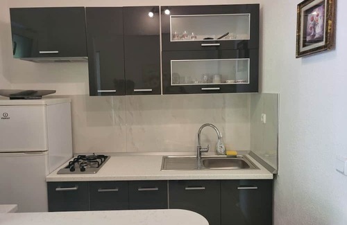 Bogomolje Apartment | Beachfront Apartment Hidden Gem - Family-Friendly Retreat