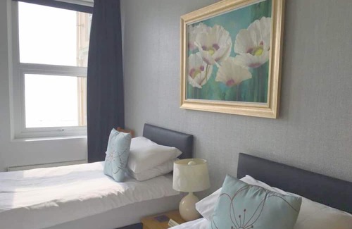 Douglas Promenade House | The Edelweiss Guest House