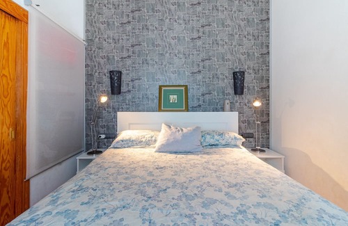 Sonnenland House | Relax at Sonemar 45: Family-Friendly Stay with Pool Access
