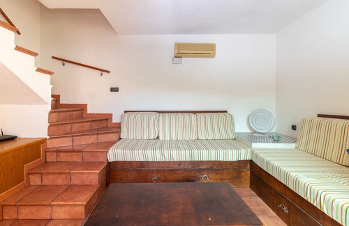 Sonnenland House | Relax at Sonemar 45: Family-Friendly Stay with Pool Access