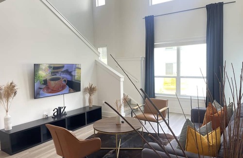 Chosewood Park Apartment | Discover Elevated Skylark Loft with Pool & Breakfast
