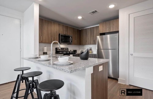 Chosewood Park Apartment | Discover Elevated Skylark Loft with Pool & Breakfast
