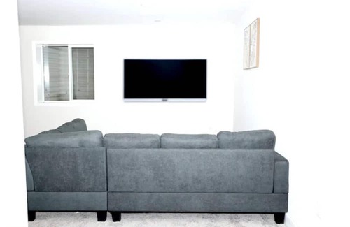 Hanover House | Family-Friendly Stay at SYR Properties with Spa Amenities