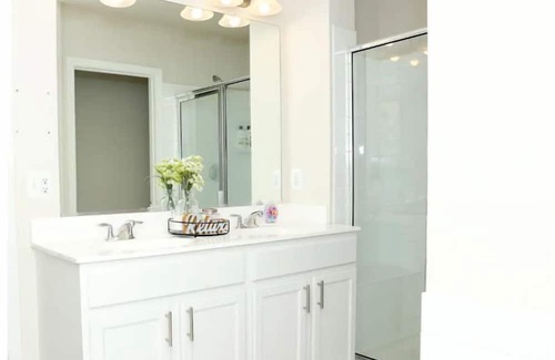 Hanover House | Family-Friendly Stay at SYR Properties with Spa Amenities