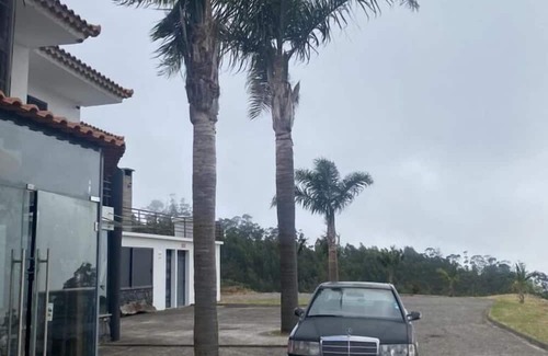 Campanario Villa | Cozy 3-Bed Villa with Ocean View in Funchal, Madeira