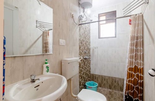 Benaulim Apartment | Comfortable Ground Floor Studio with Pool, Near the Beach