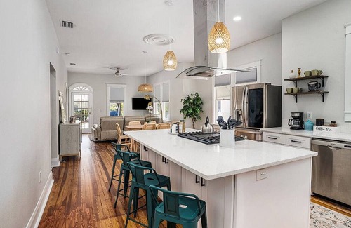 North Hyde Park House | Charming centrally located 3bed 2bath