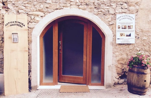 Canale di Tenno Apartment | Cozy Antica Dimora Del Gallo Nero - Family-Friendly Retreat