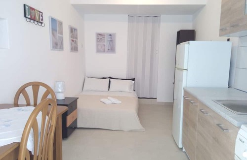 Poros Apartment | Modern Central Studio on Poros - Ideal for Families
