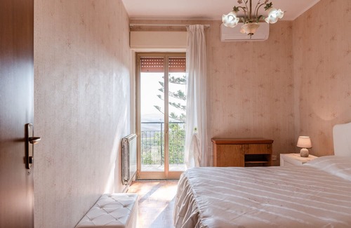 Camastra Bed & Breakfast | Relaxing Retreat at Agrigento Pool and Garden with Private Pool