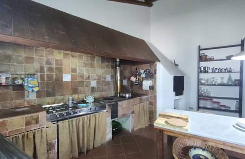 Palazzolo Acreide Villa | Family-Friendly Santolìo Country Retreat for Memorable Getaways