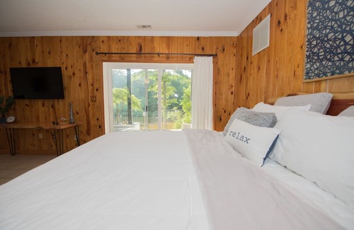 Chesapeake Ranch Estates-Drum Point Apartment | Charming Lakeside Studio Retreat Near the Beach