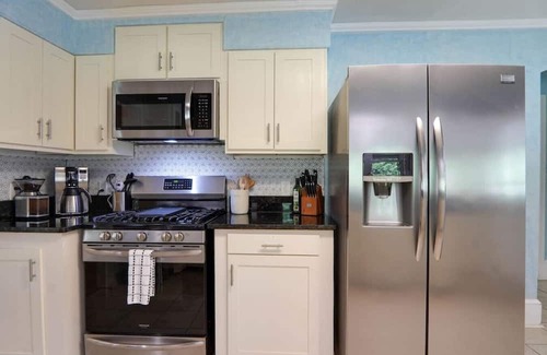 Balsam Grove House | Adventure Awaits: Trail-Ready Retreat with Hot Tub