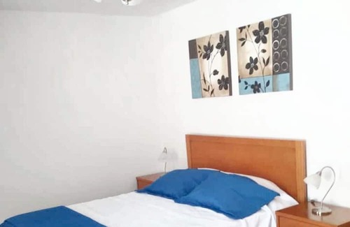 Zebreiros House | Homerez - Spacious house for 5 ppl. with terrace at Zebreira