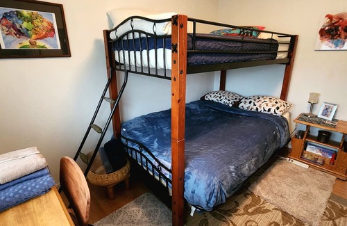 Palmer House | Paradise Dot Com: Family-Friendly Stay with Spa & Hot Tub