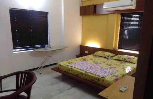 Besant Nagar Apartment | Comfortable Besant Nagar Retreat for Up to 6 Guests