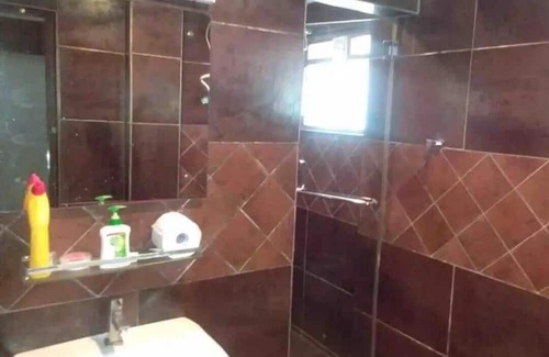 Besant Nagar Apartment | Comfortable Besant Nagar Retreat for Up to 6 Guests