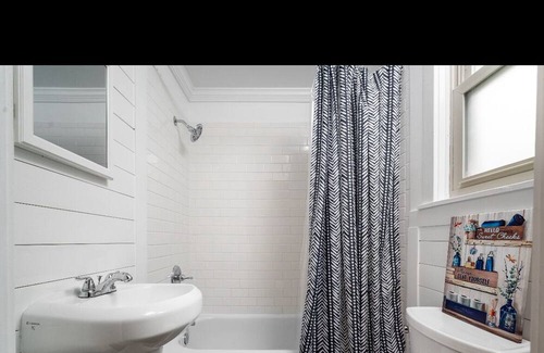 West Hyattsville Apartment | Cozy Home in Historic Takoma Park