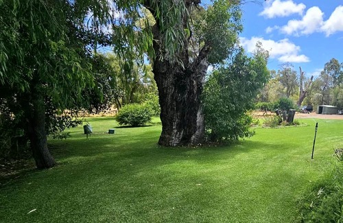 Leschenault House | Three Waters Australind 4 Bedroom Water Views with Pool