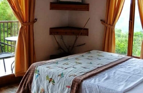 Manizales Cabin | Cozy Entre Pinos Hostal: Pet-Friendly Retreat with Spa