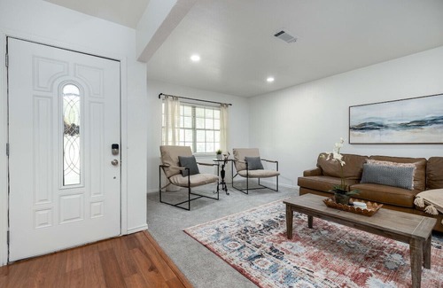 Farmers Branch House | Lake side Bliss Near DFW