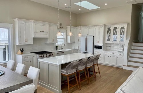 Gold Coast Condo | Relax at a 4 Bedroom Beachfront Retreat for Families