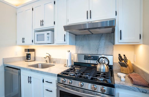 Carnelian Bay House | Dog Friendly Home Near Hiking/Biking Trails and Ski Resorts, EV charger