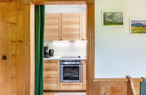 Unterammergau Apartment | Apartment "Bergblick" with Mountain View & Balcony