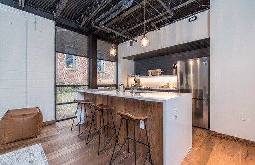 Downtown Apartment | Ideal 2-Bedroom Serviced Apartment in Lexington, KY