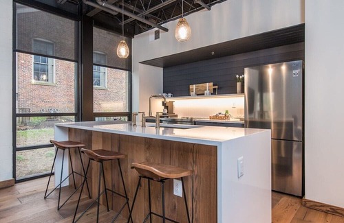 Downtown Apartment | Ideal 2-Bedroom Serviced Apartment in Lexington, KY