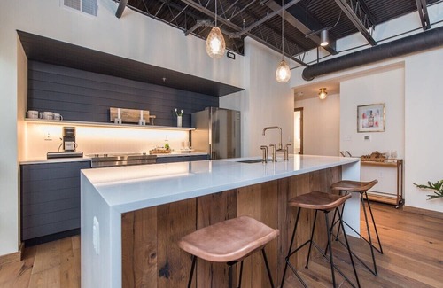 Downtown Apartment | Ideal 2-Bedroom Serviced Apartment in Lexington, KY