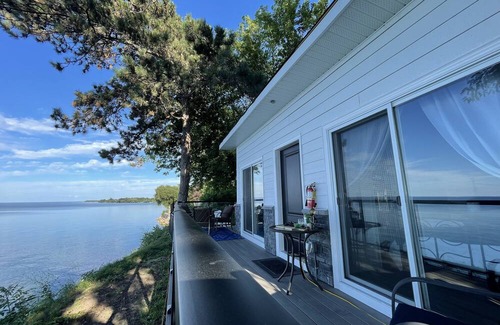 Beamsville Cottage | COTTAGE NIAGARA DIRECT WATERFRONT