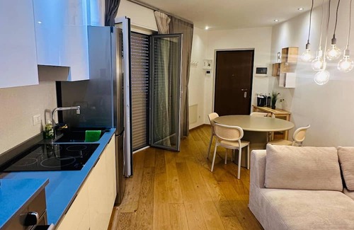La Fontana Apartment | M64-Marche-Modern Attic with terrace
