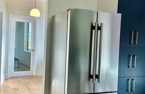 Sudbury Apartment | professionals, students or travellers shortstays!