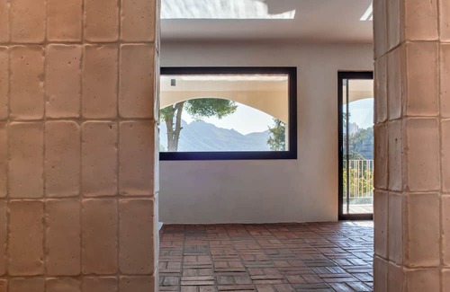 Alzira Villa | Ginkgo House