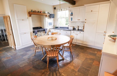 Ruskington House | HOLME FARM, pet friendly, with a garden in Ruskington
