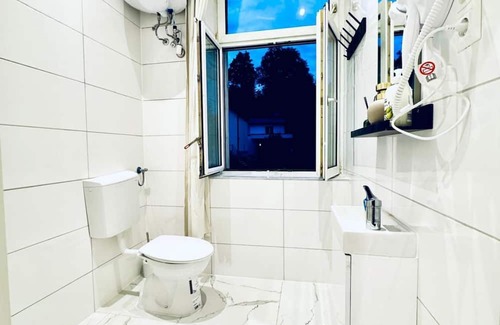 Klosterneuburg Apartment | Compact Studio Apartment with Essentials, Ideal for 2 Guests
