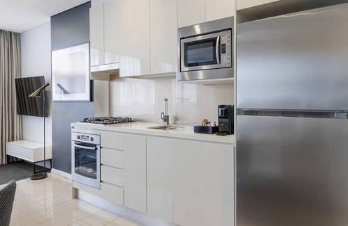 Zetland Apartment | 1-Bedroom Suite in Superb Zetland Sydney