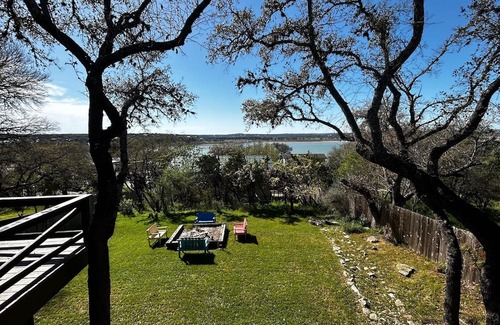 Canyon Lake Cabin | Entertainers Paradise! Breathtaking Sunsets and stunning lake views!