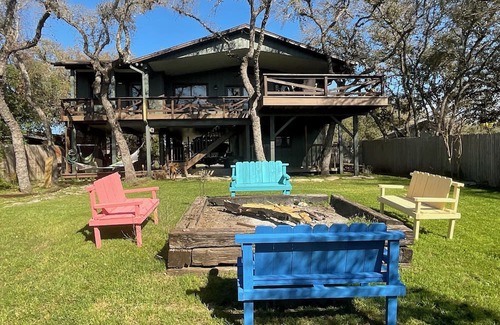 Canyon Lake Cabin | Entertainers Paradise! Breathtaking Sunsets and stunning lake views!