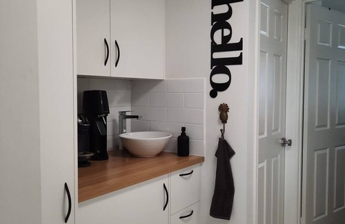 Maroochydore Apartment | QUIET STAY, at a reduced price if you look after my pug. YOU WILL LOVE IT HERE.