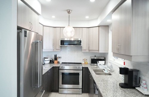 Brampton House | Spacious Home in Brampton – Perfect for Families