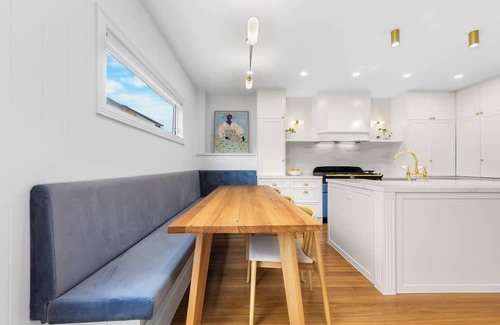 Williamstown House | Bay breezes, historic charm, and modern luxury -welcome to your perfect retreat.
