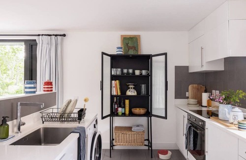 Stonehaven House | Countryside cottage featuring a spacious kitchen and dining area sleeping 7. Includes a wood fired hot tub and Big Green Egg BBQ.