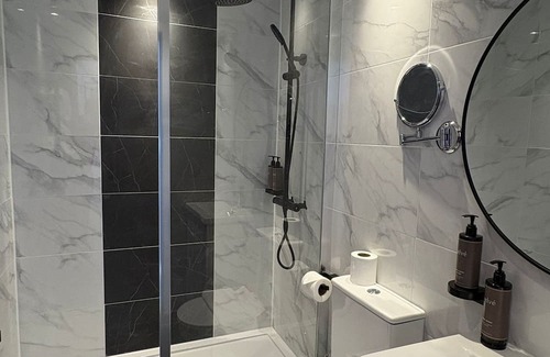 Oban Hotel | Oban Family Escape: Stroll Promenade, Explore Castles & Island Ferries