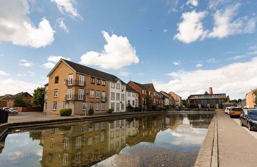 Hull Apartment | Hullidays》Victoria Dock Residence