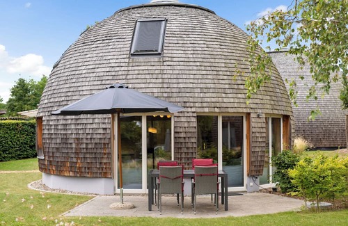 Muritz House | Kugelhaus Nordlichter - healthy living with clay & seagrass, eat-in kitchen, 2 bathrooms, Terra
