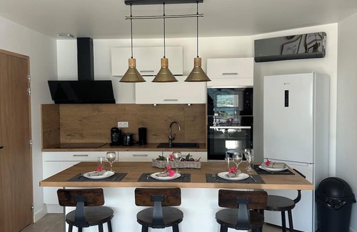 Saint-Vallier Apartment | Apartment with breathtaking view of the Rhône, in a quiet location free parking