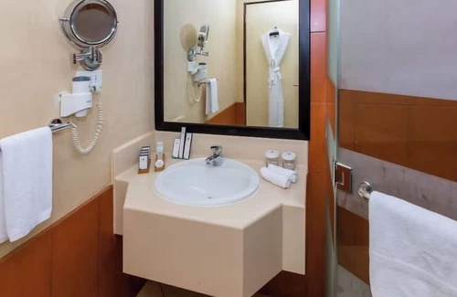Ras Al Khaimah Apartment | Deluxe Room Sea View Near Ras Al Khaimah Corniche